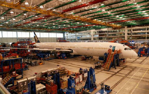 美媒:首架波音787-10“梦想客机”服役 新加坡航空运营